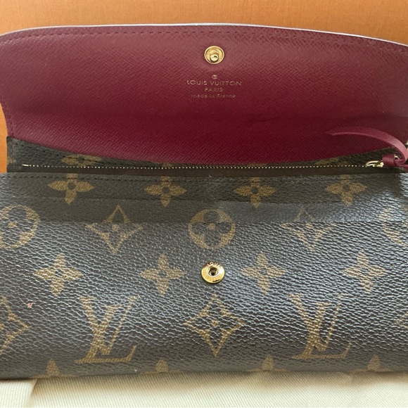 Louis Vuitton Monogram Emilie Wallet with Pink Button - Picture 3 of 4